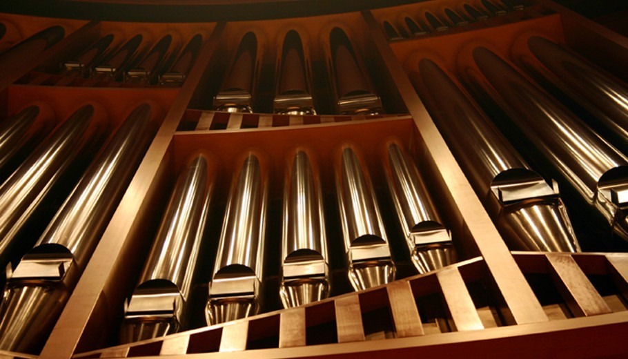 close up of organ pipes